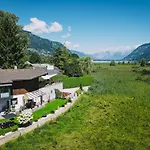 Apartment Lakeside Plattner By We Rent, Summercard Included Zell am See